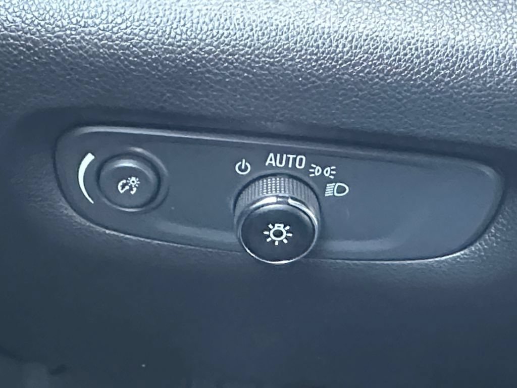 Used 2023 Chevrolet Traverse LT w/ LPO, Cargo Package AWD/4WD image 21