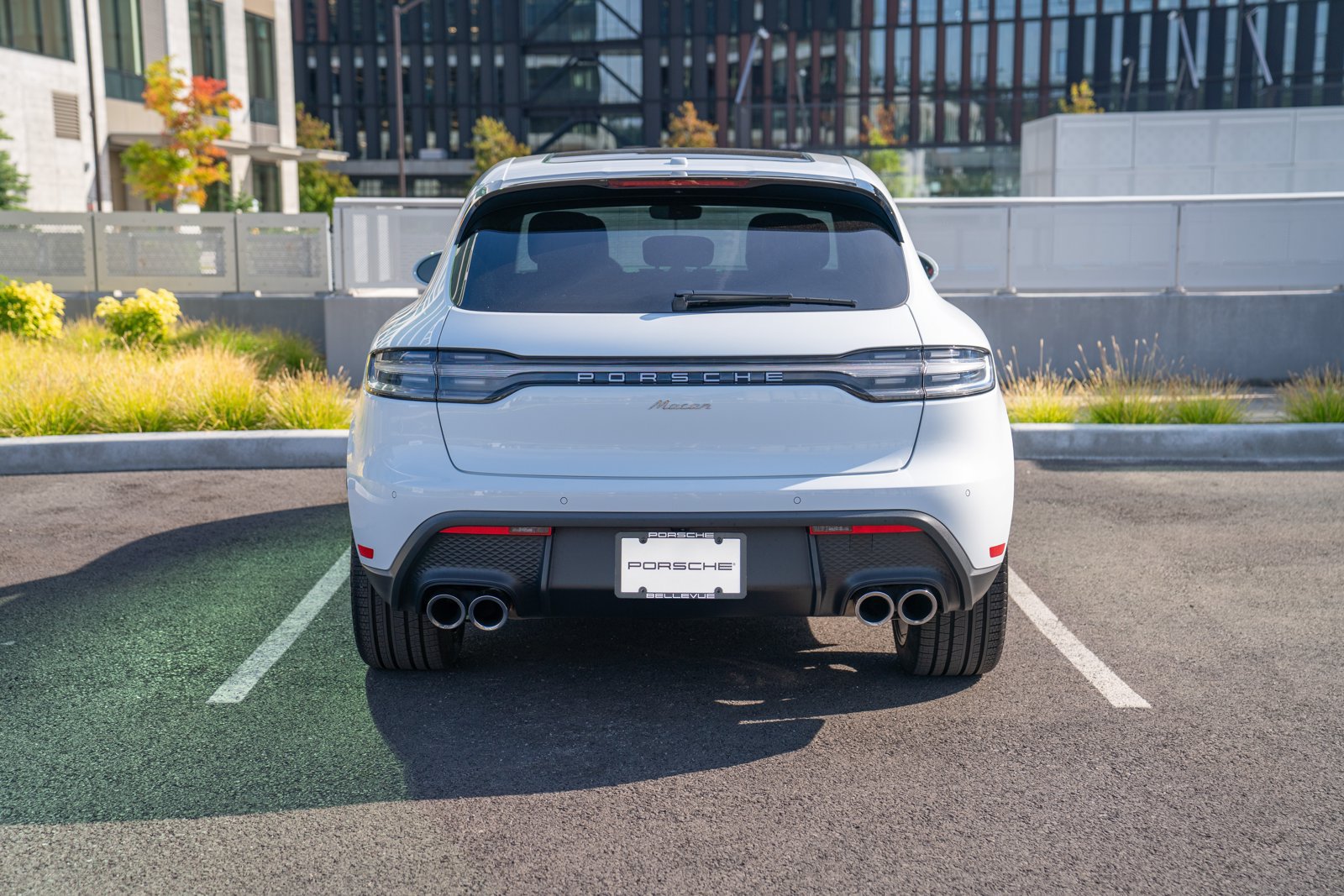 Certified 2026 Porsche Macan AWD/4WD image 7