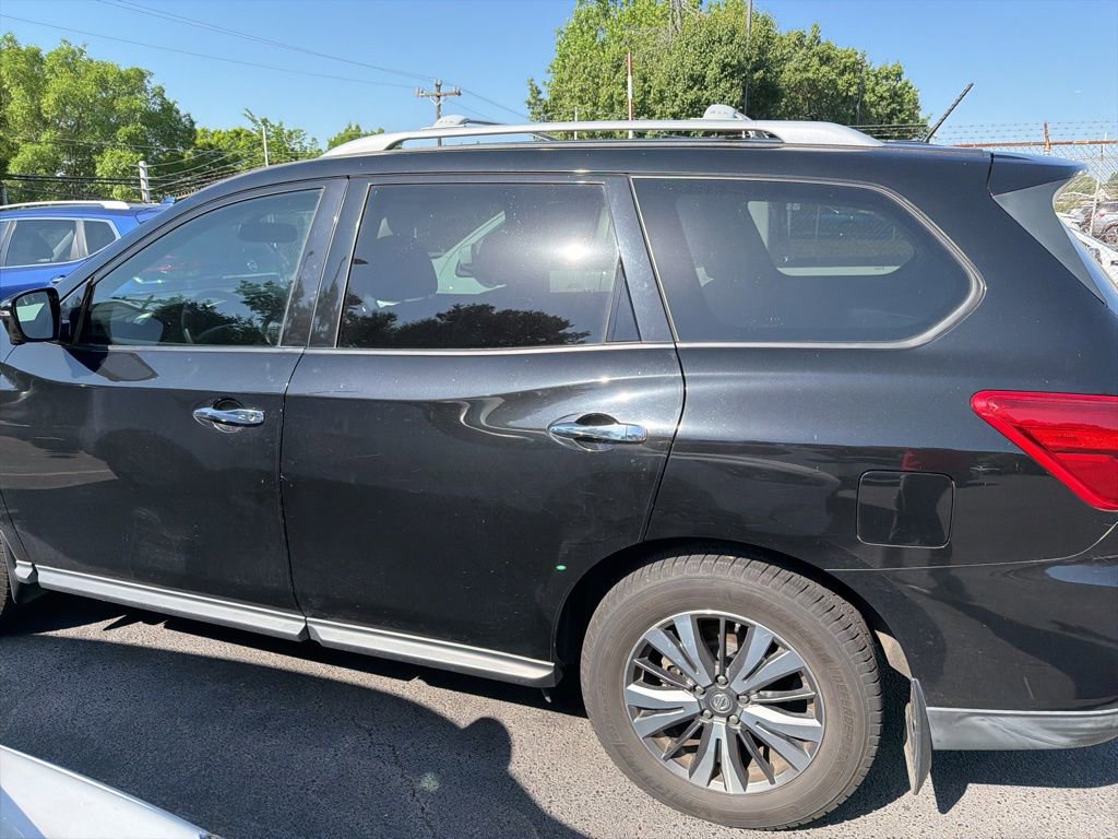Used 2017 Nissan Pathfinder SL w/ SL Tech Package FWD image 8