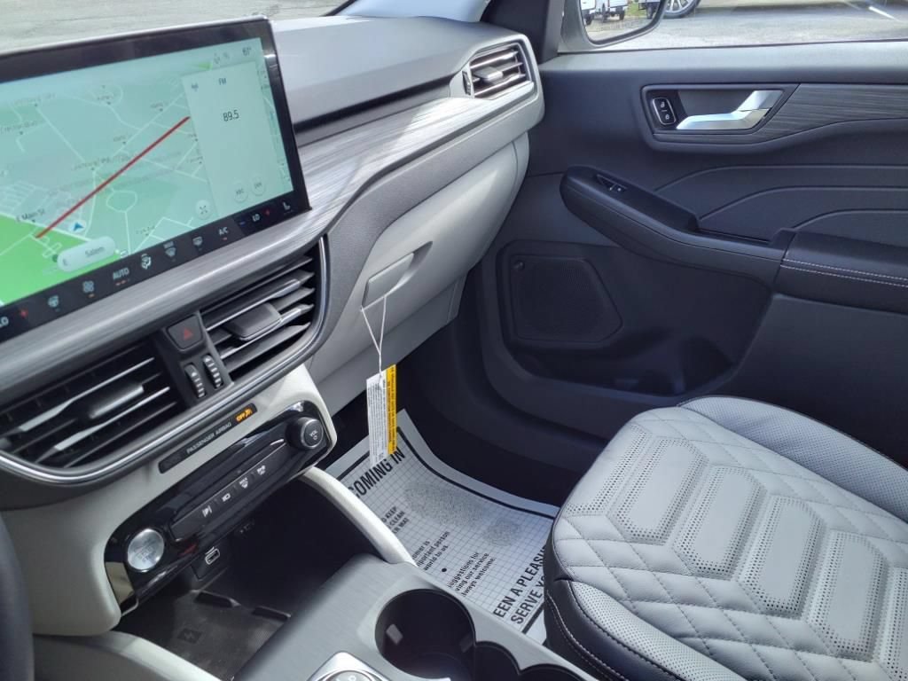 Used 2024 Ford Escape SE w/ PHEV Premium Package FWD image 29