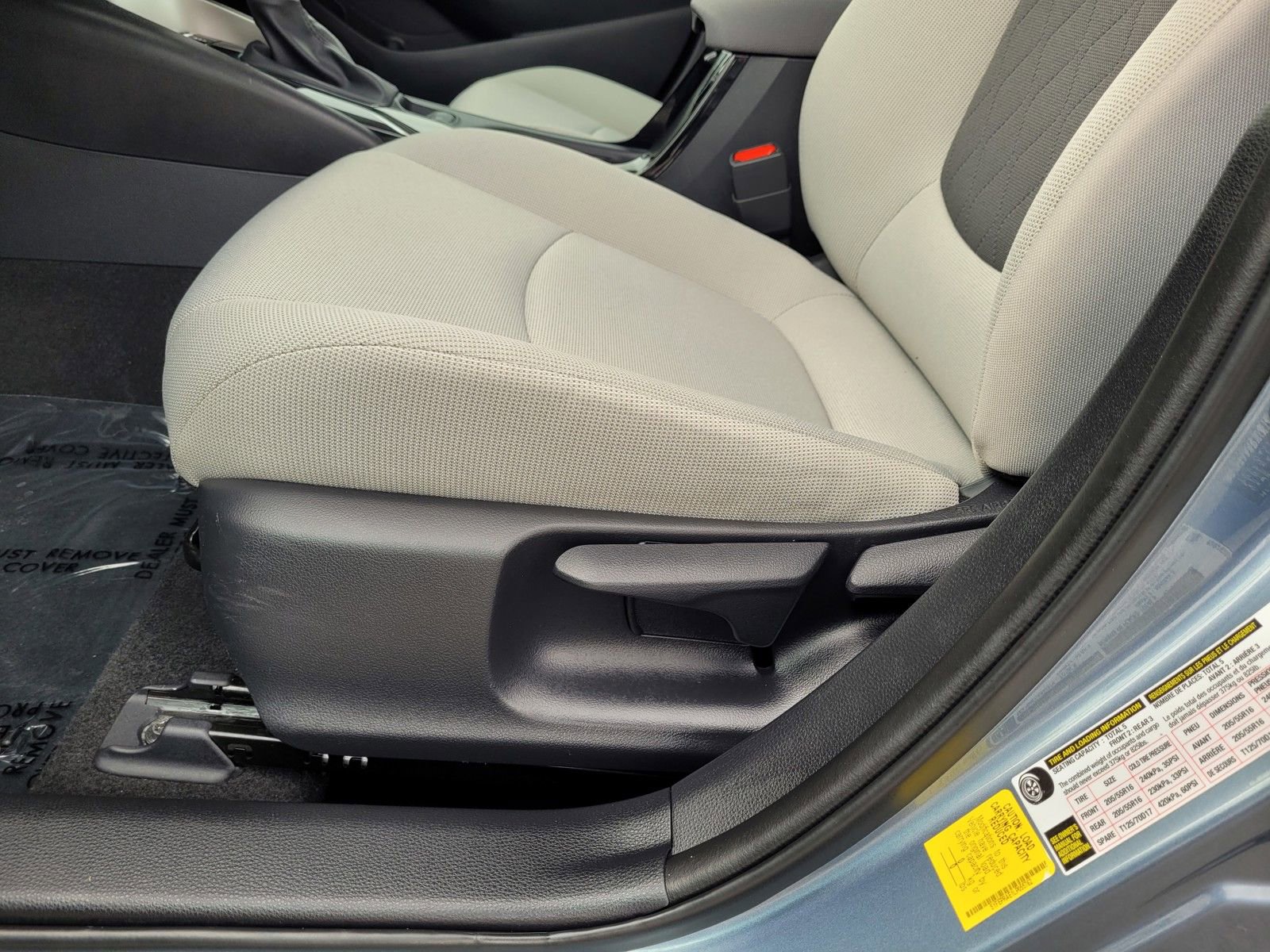 Used 2020 Toyota Corolla LE image 11