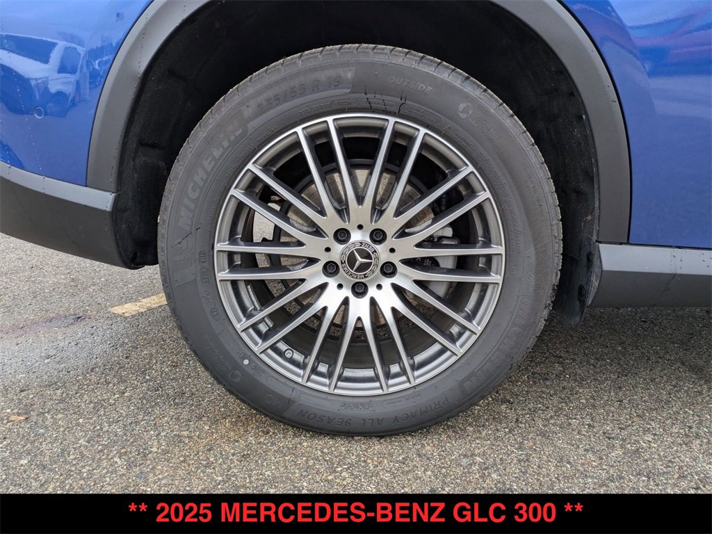 Used 2025 Mercedes-Benz GLC 300 GLC 300 image 33