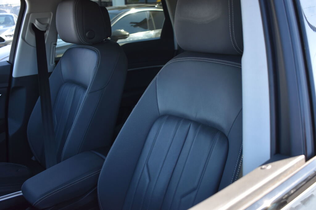Used 2021 Audi e-tron Premium w/ Convenience Plus Package image 18