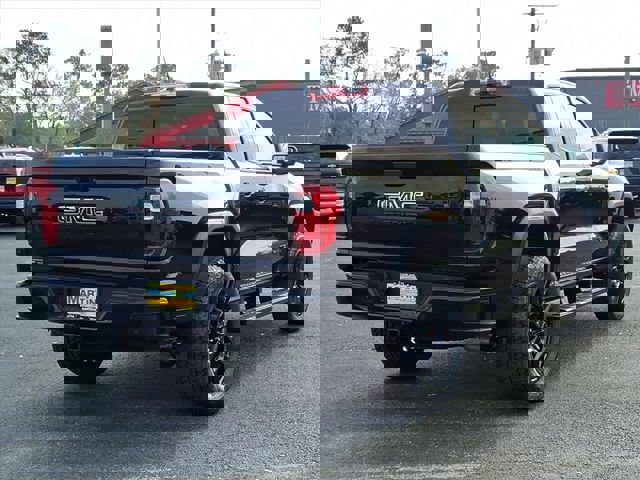 New 2026 GMC Canyon Denali w/ LPO, Denali Black Edition image 5