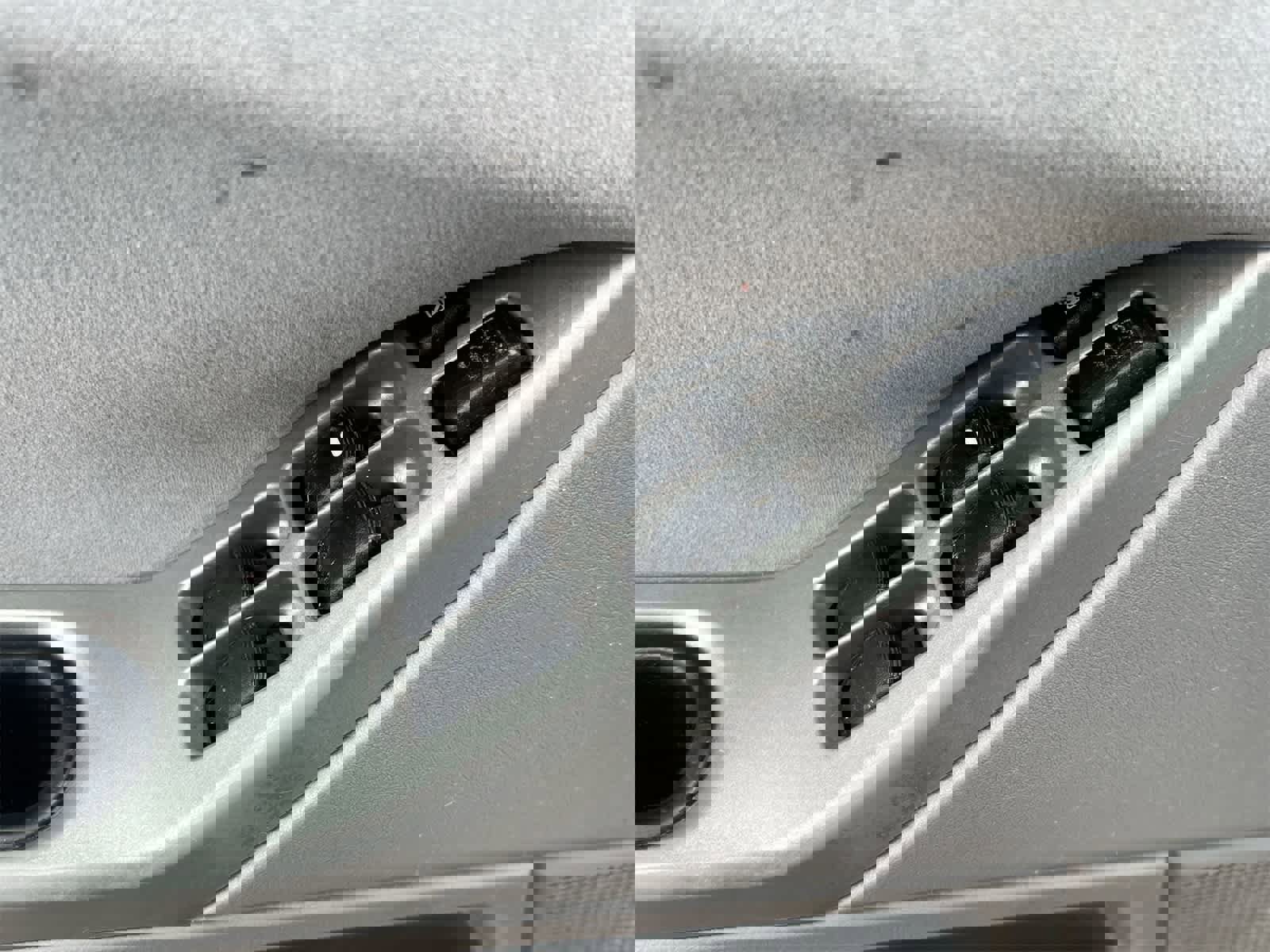 Used 2002 Mitsubishi Galant ES image 17