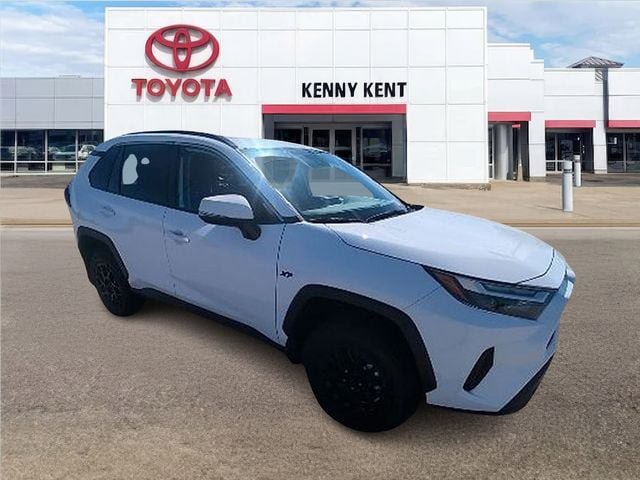 Used 2025 Toyota RAV4 XLE w/ Convenience Package FWD image 1