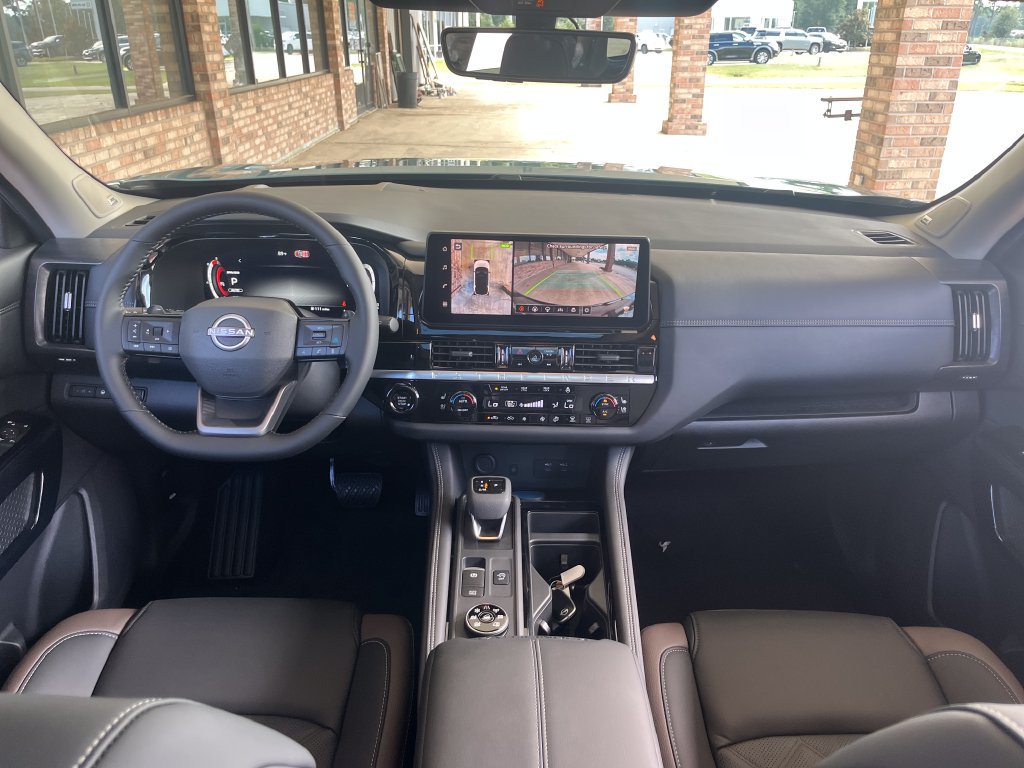 New 2026 Nissan Pathfinder Platinum AWD/4WD image 12