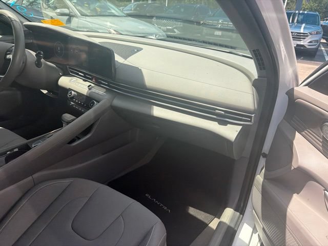 Used 2024 Hyundai Elantra SEL w/ Convenience Package FWD image 15