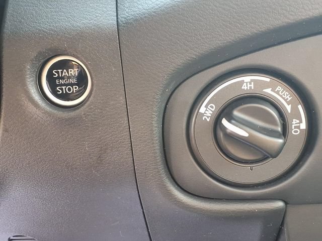 Used 2024 Nissan Frontier SL AWD/4WD image 11