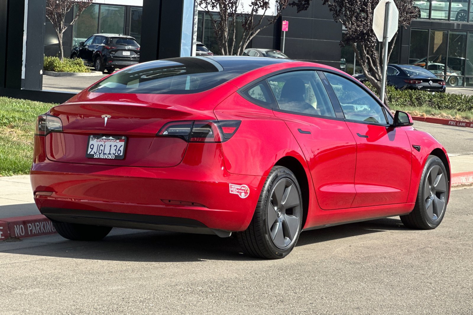 Used 2023 Tesla Model 3 Standard Range RWD image 4
