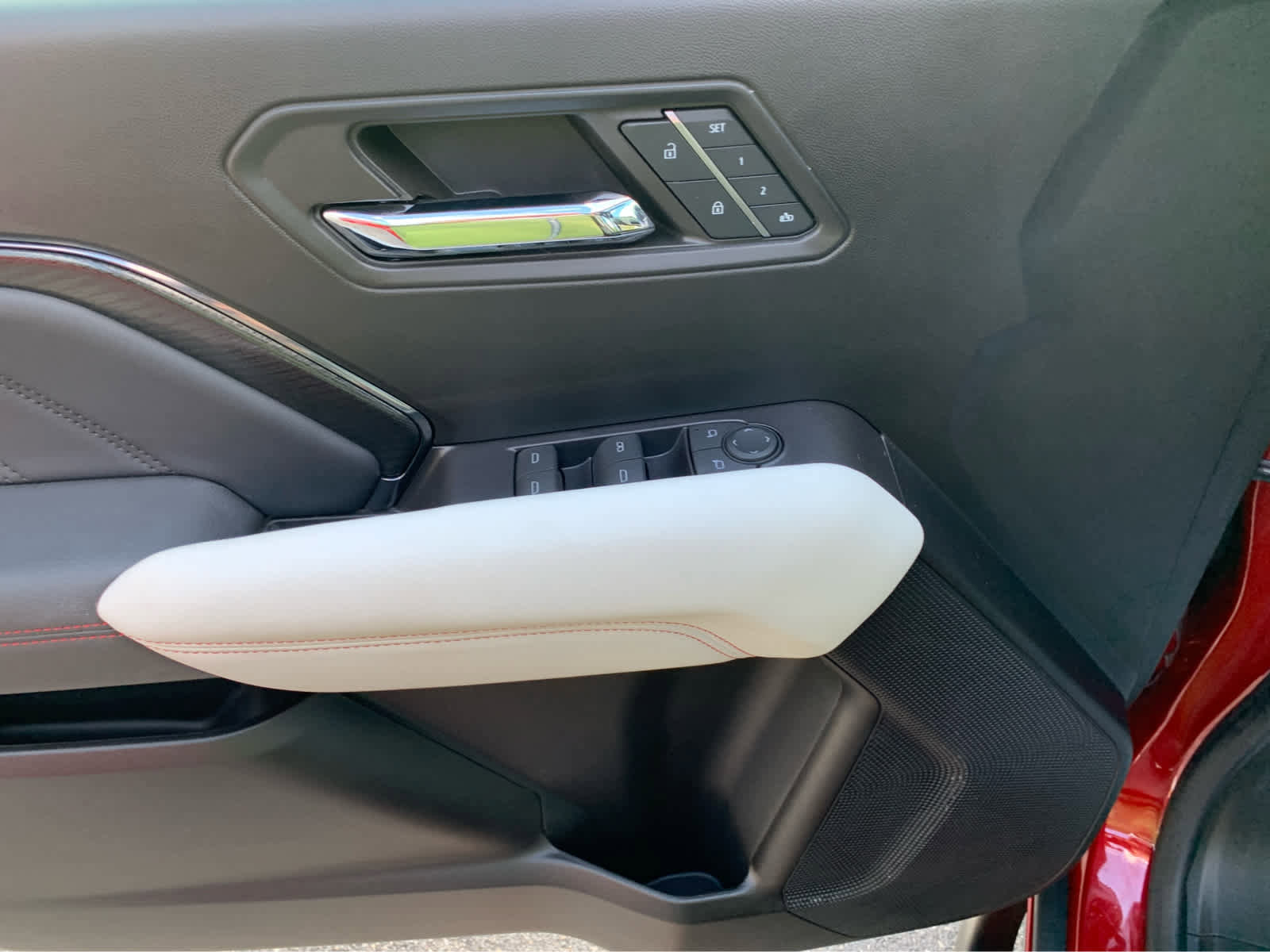 Used 2024 GMC Canyon AT4X image 11