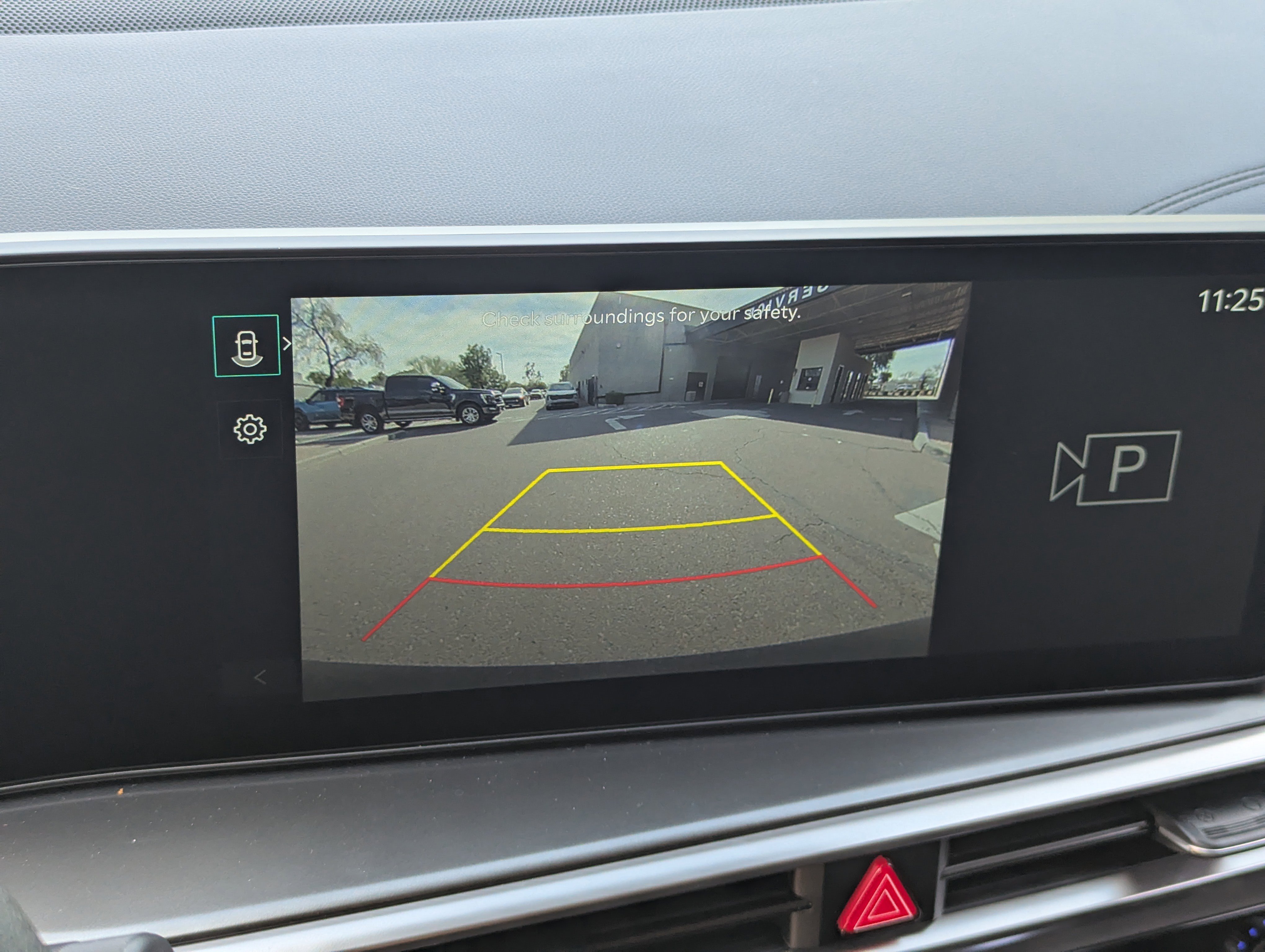 Certified 2025 Kia Sorento LX image 25