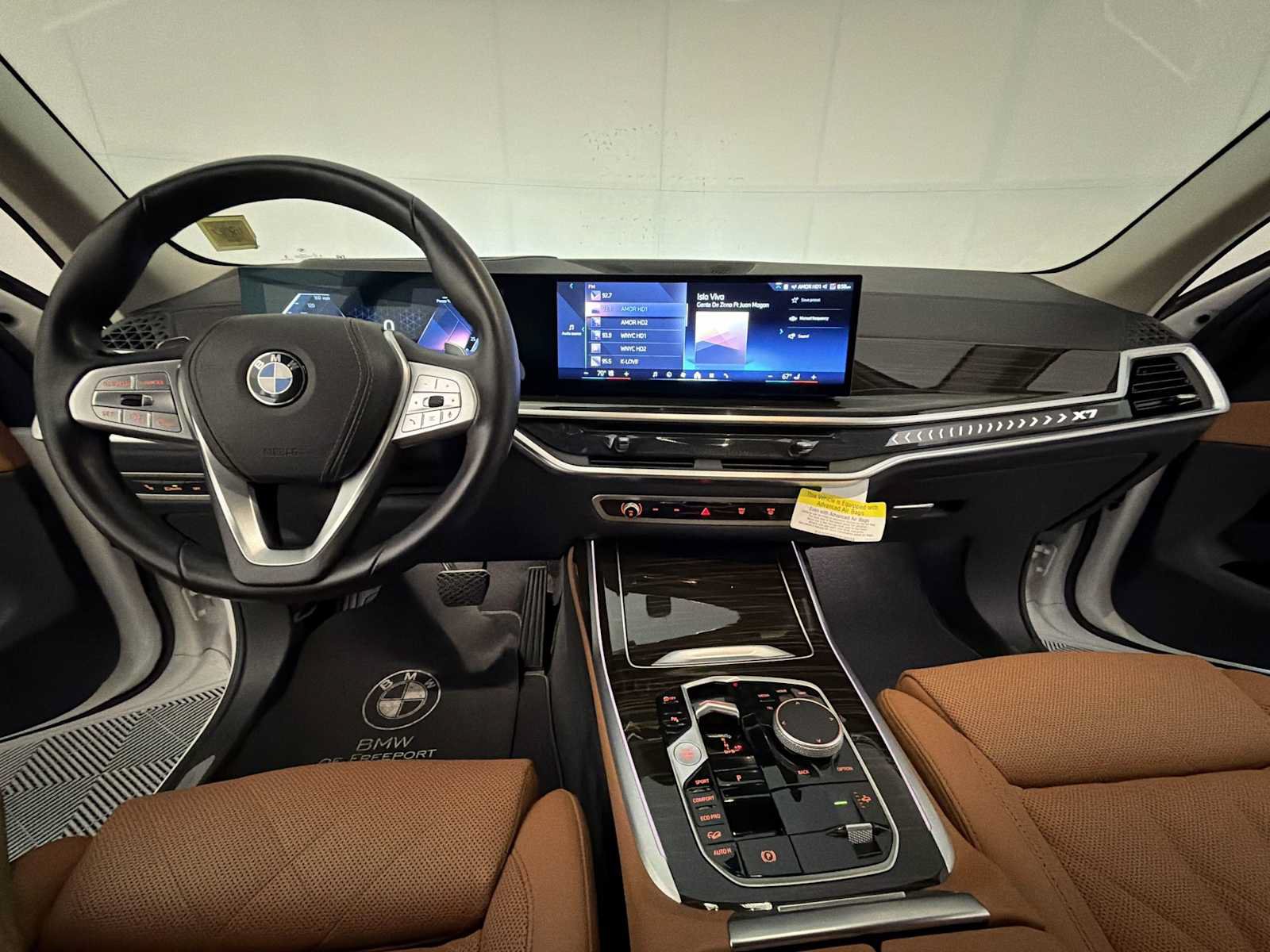 Used 2024 BMW X7 xDrive40i w/ Parking Assistance Package AWD/4WD image 14