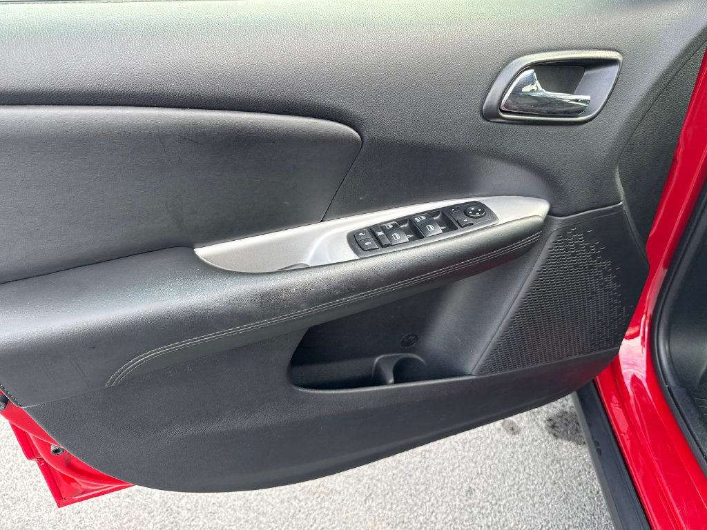 Used 2019 Dodge Journey SE w/ Connectivity Group FWD image 10