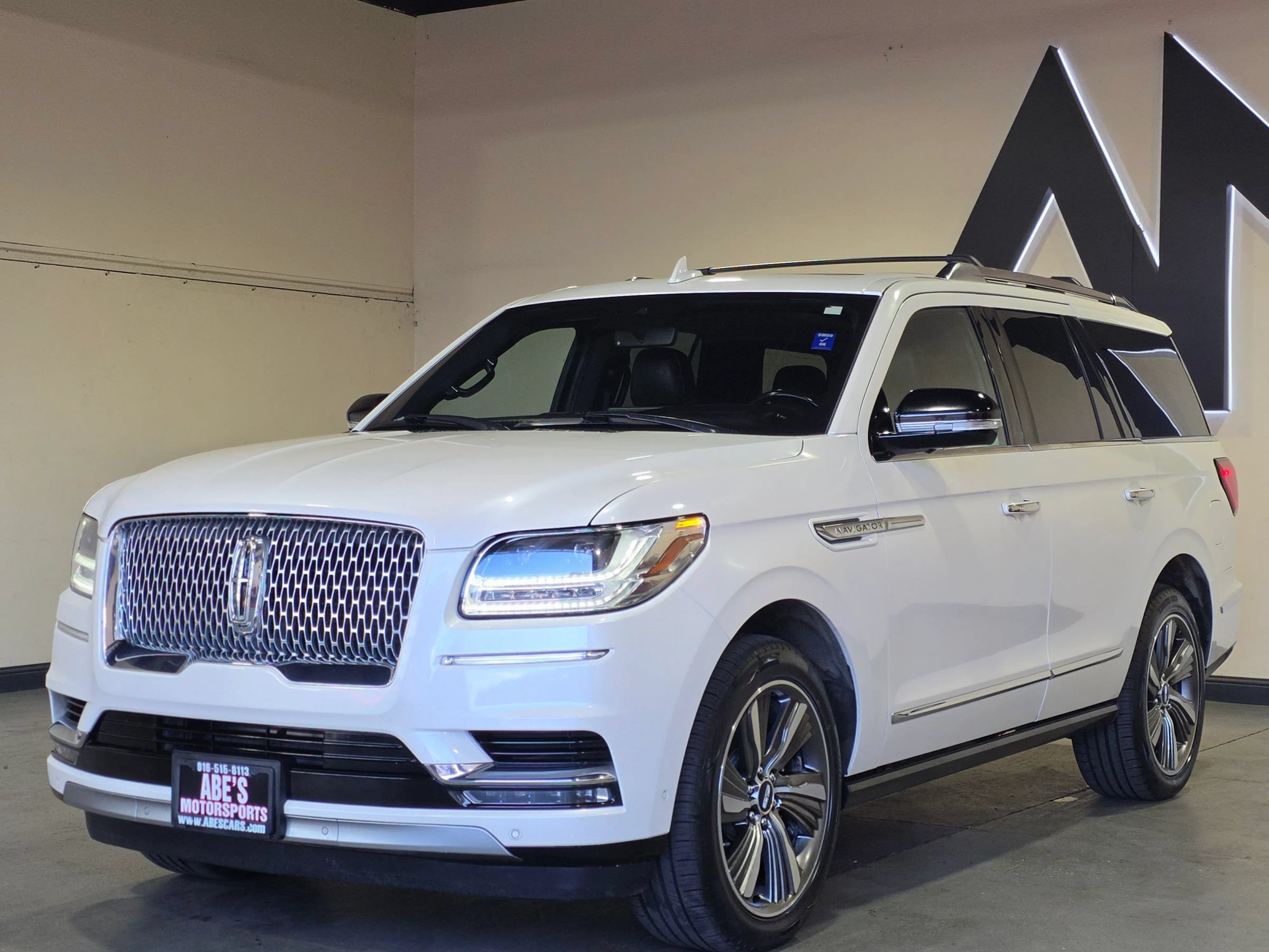 Used 2019 Lincoln Navigator Reserve AWD/4WD image 1