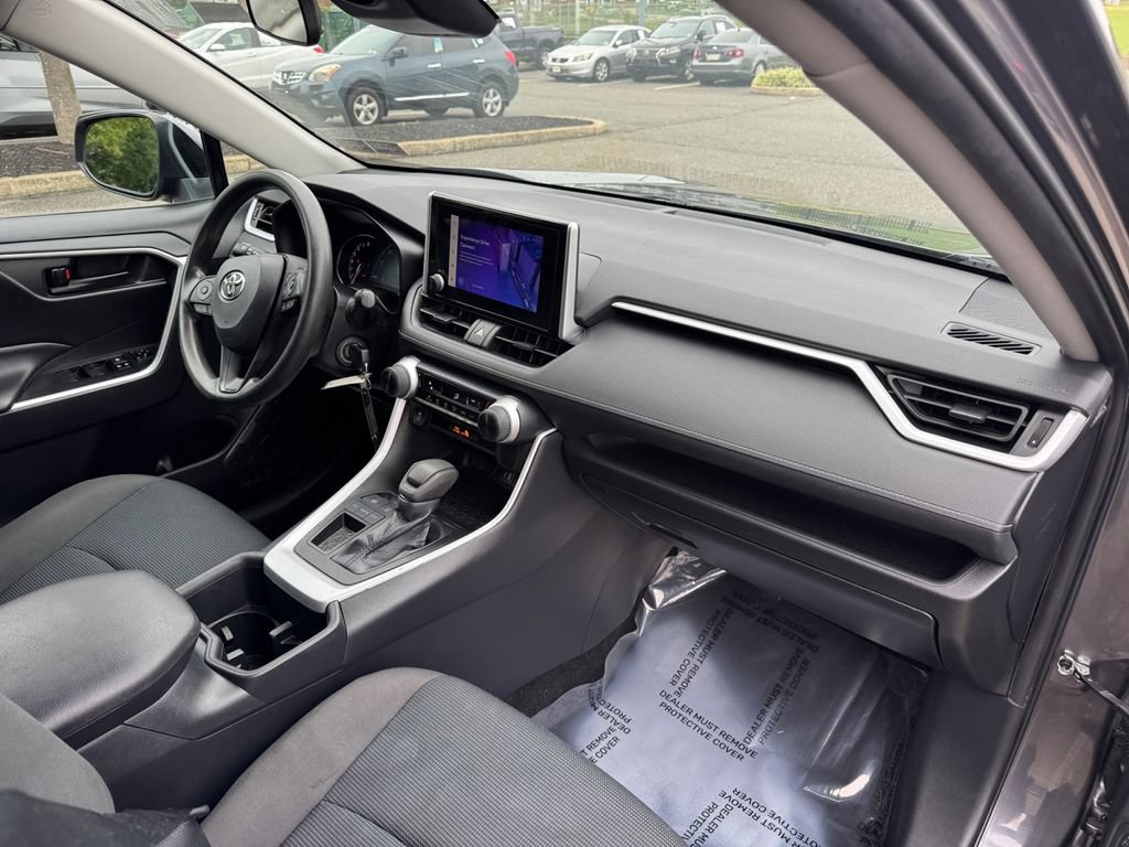 Used 2023 Toyota RAV4 LE FWD image 16