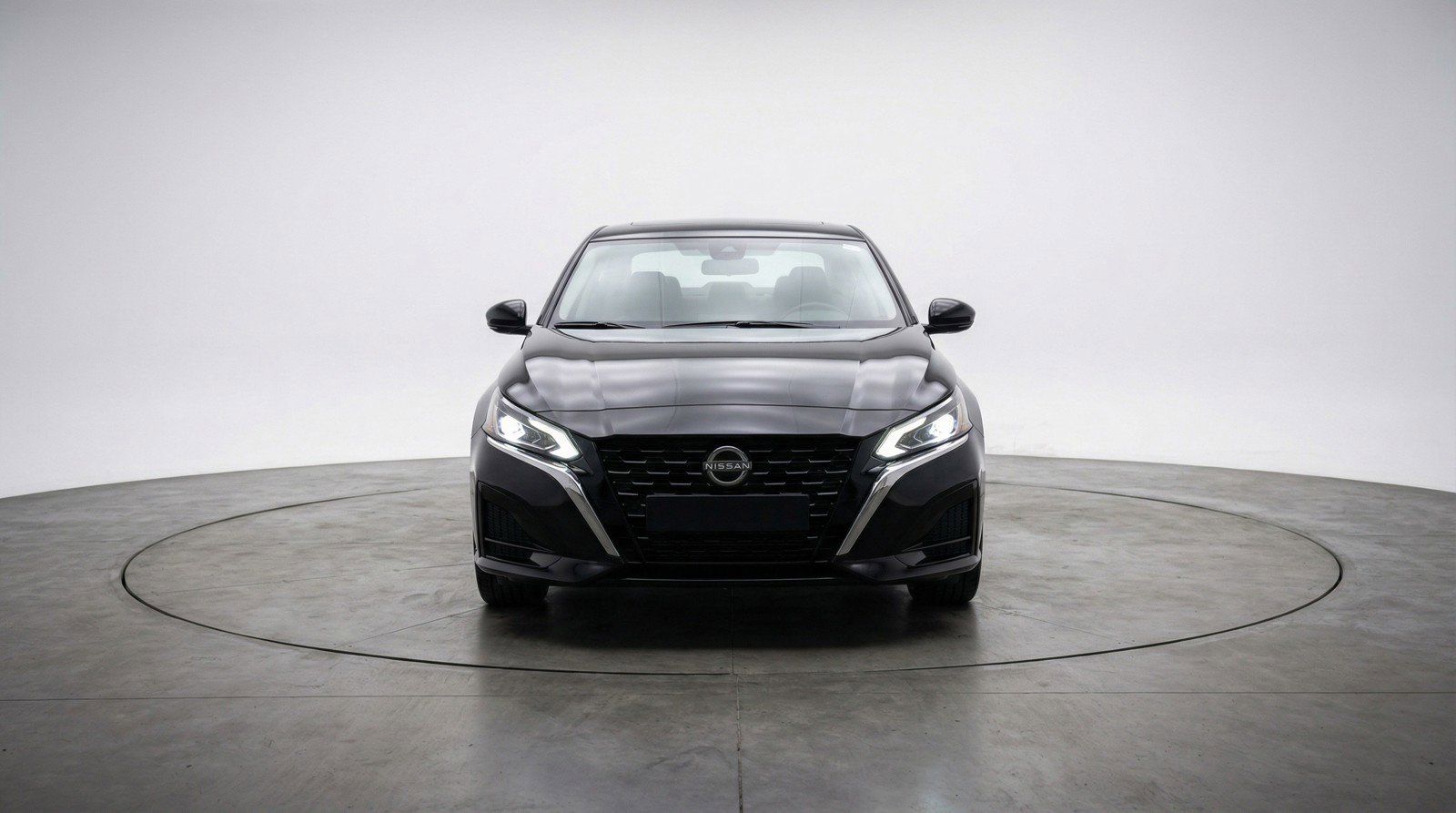 Used 2025 Nissan Altima 2.5 SV image 2