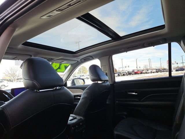 Used 2024 Toyota Grand Highlander Limited image 25