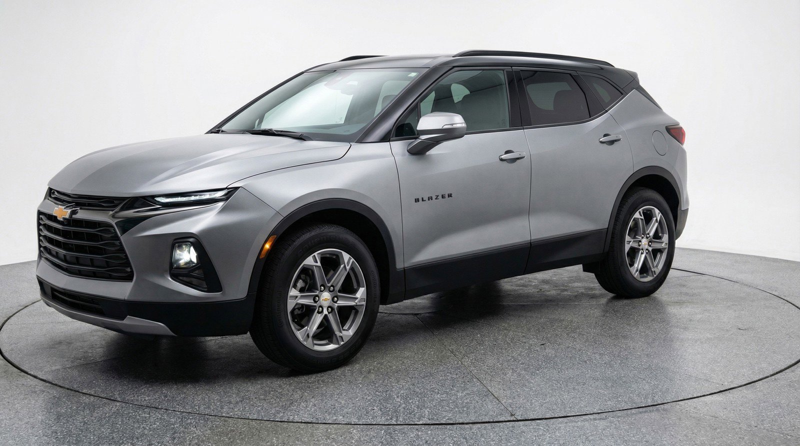 Used 2025 Chevrolet Blazer LT image 3