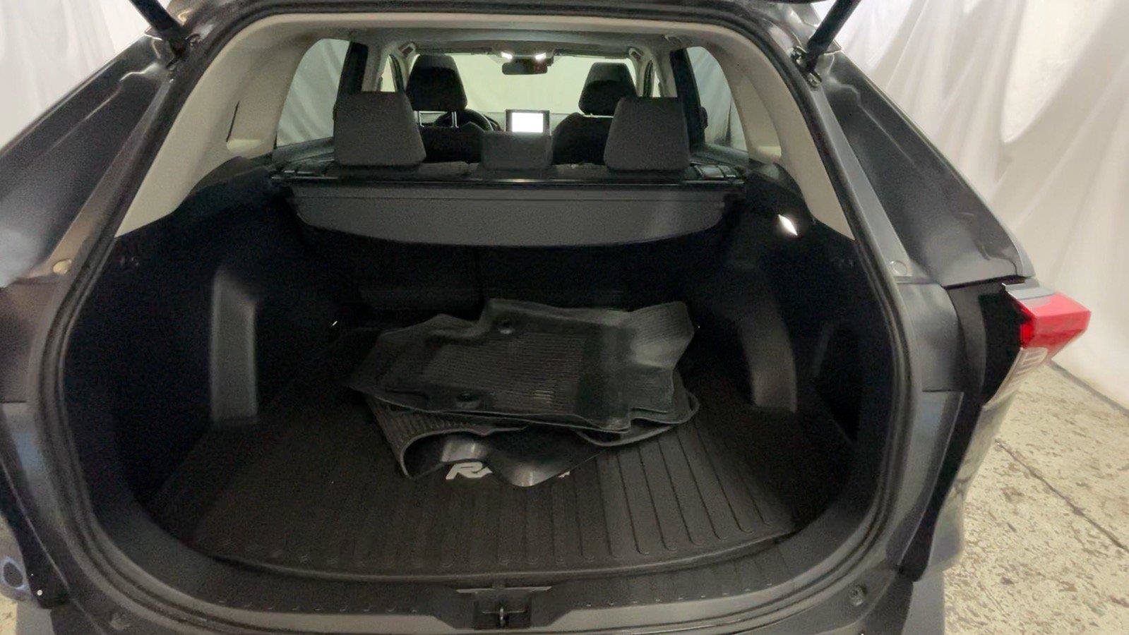 Used 2023 Toyota RAV4 XLE w/ Convenience Package AWD/4WD image 21
