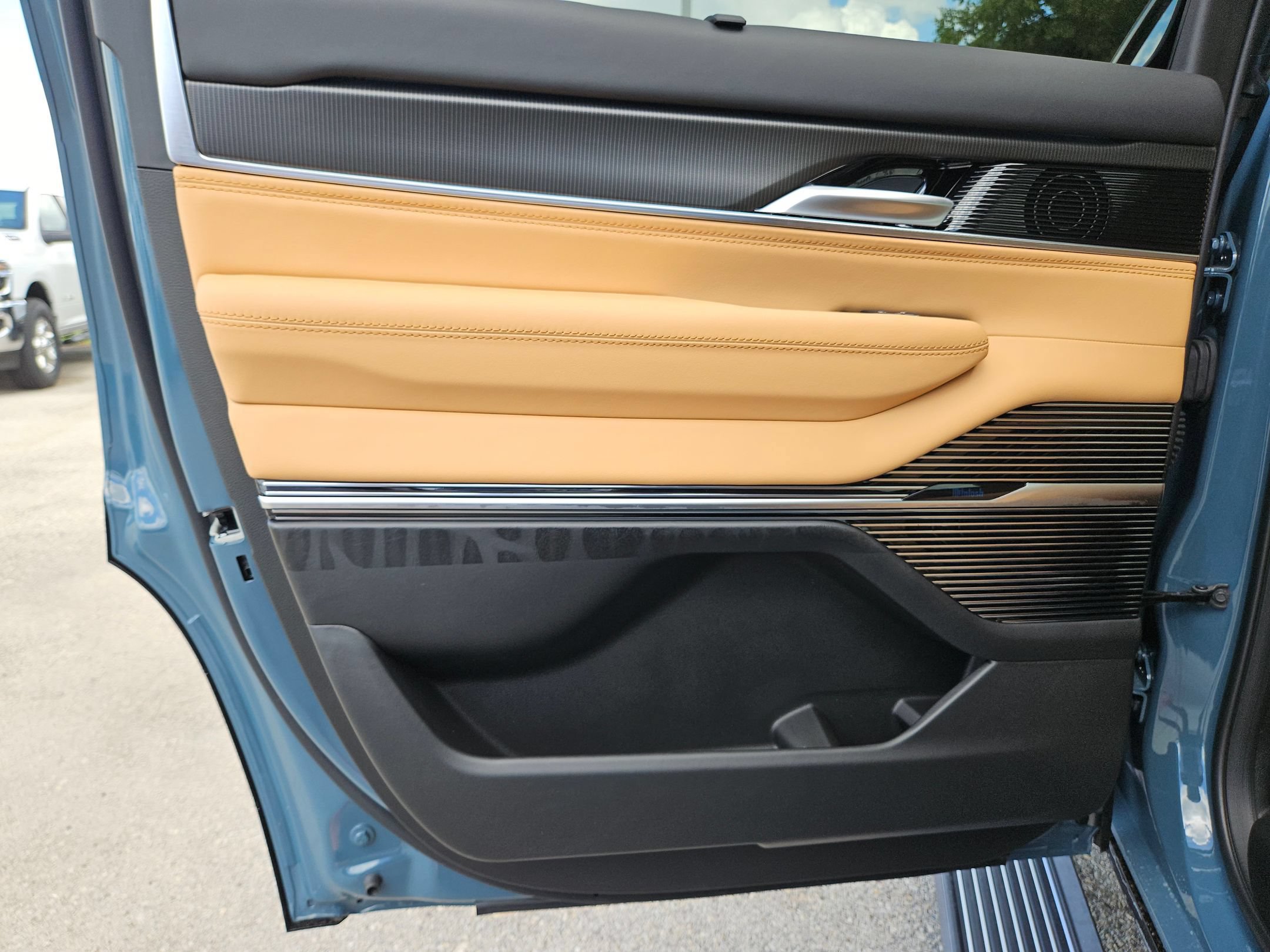 New 2026 Jeep Grand Wagoneer Summit AWD/4WD image 14