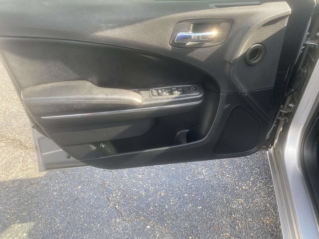 Used 2013 Dodge Charger SE RWD image 12