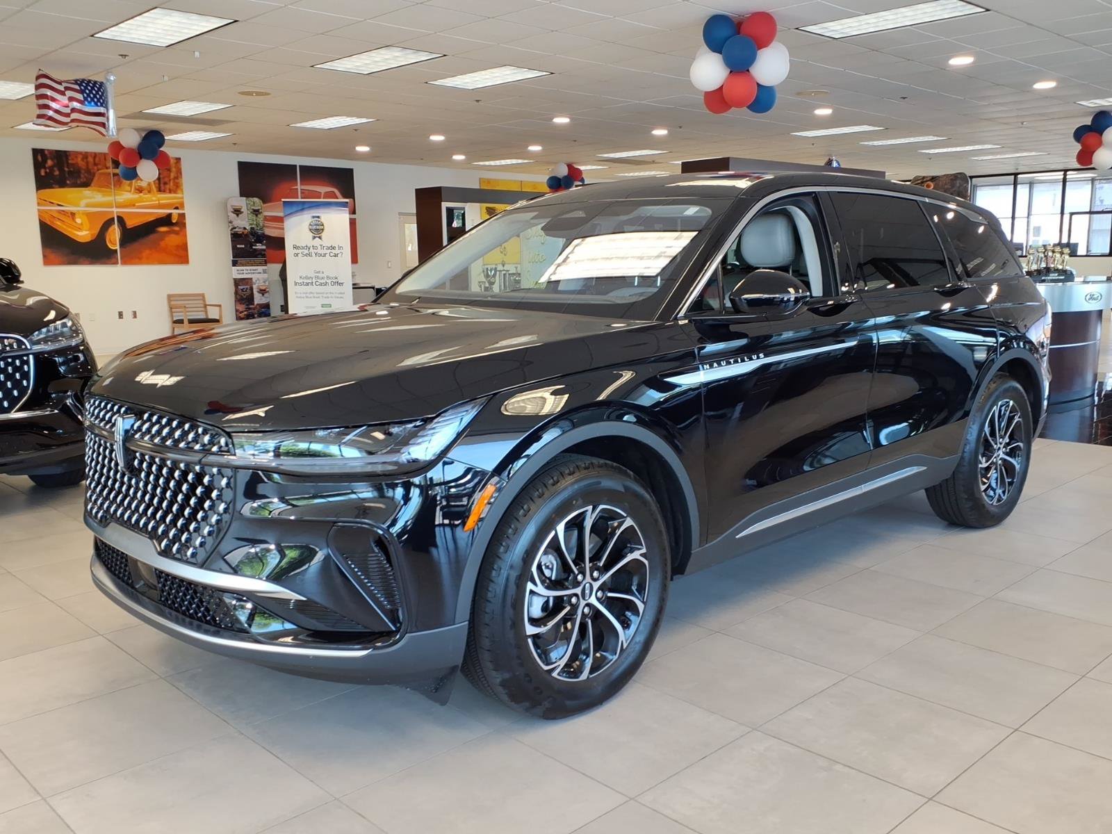 New 2026 Lincoln Nautilus Premier AWD/4WD image 3