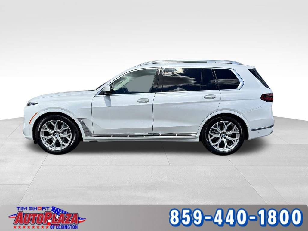 Used 2025 BMW X7 xDrive40i AWD/4WD image 3
