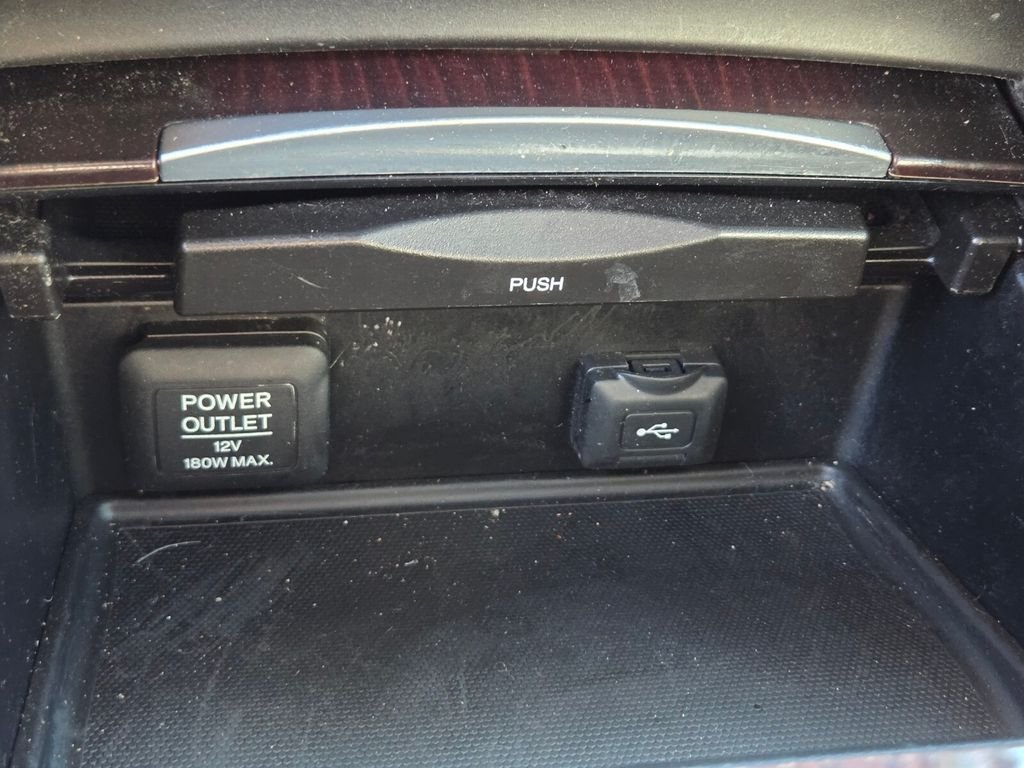 Used 2017 Acura TLX w/ Technology Package FWD image 34