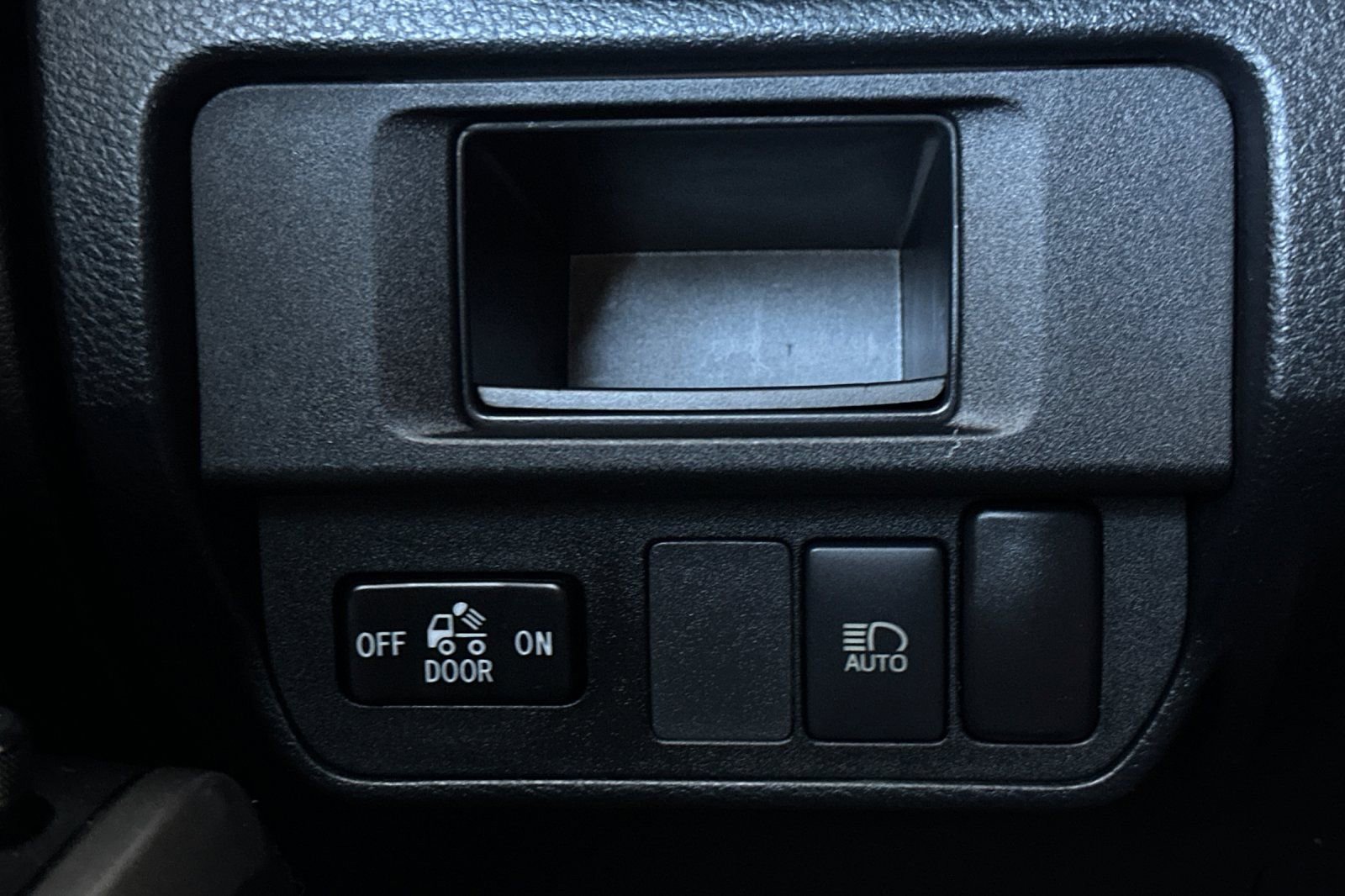 Certified 2019 Toyota Tacoma SR5 image 30