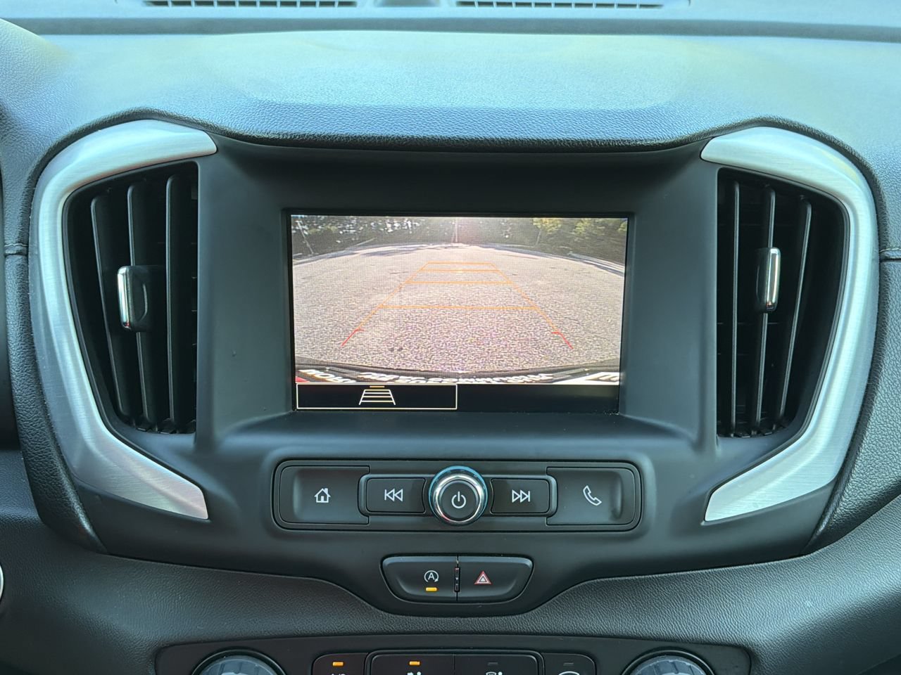 Used 2024 GMC Terrain SLE FWD image 5