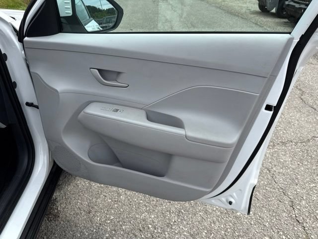 Used 2025 Hyundai Kona SEL AWD/4WD image 25