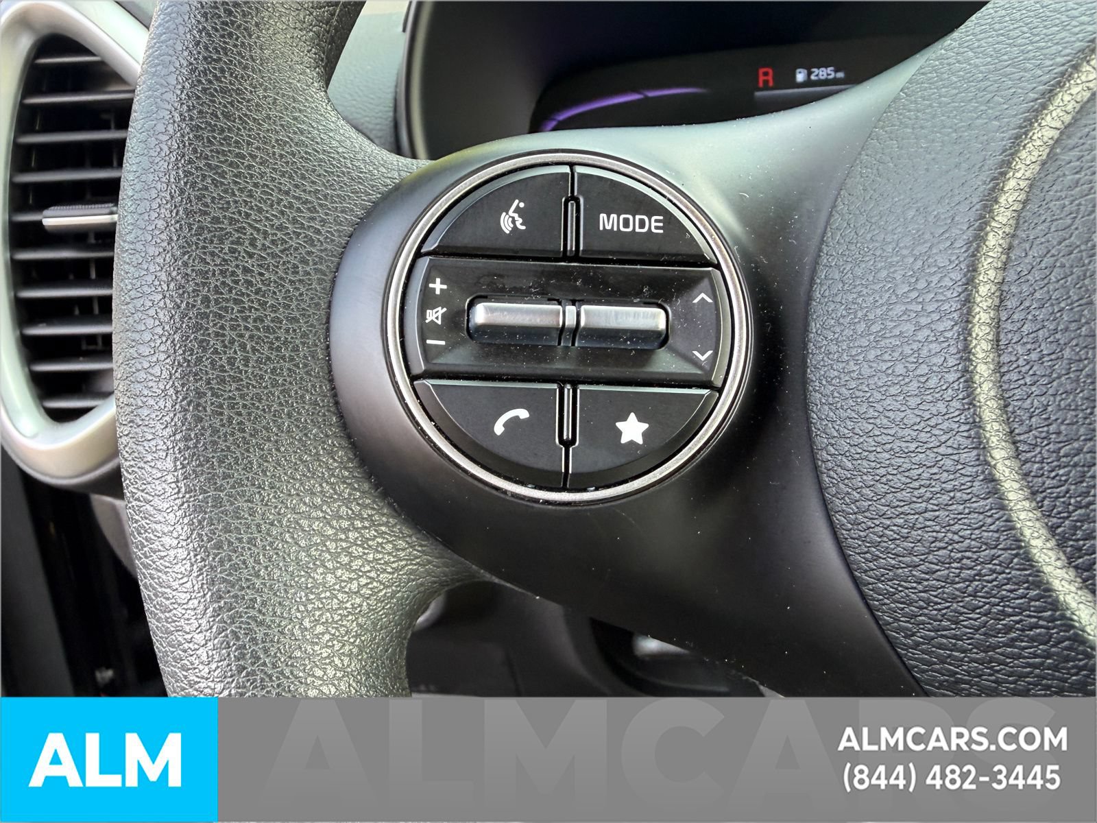Used 2025 Kia Soul LX w/ LX Technology Package FWD image 22