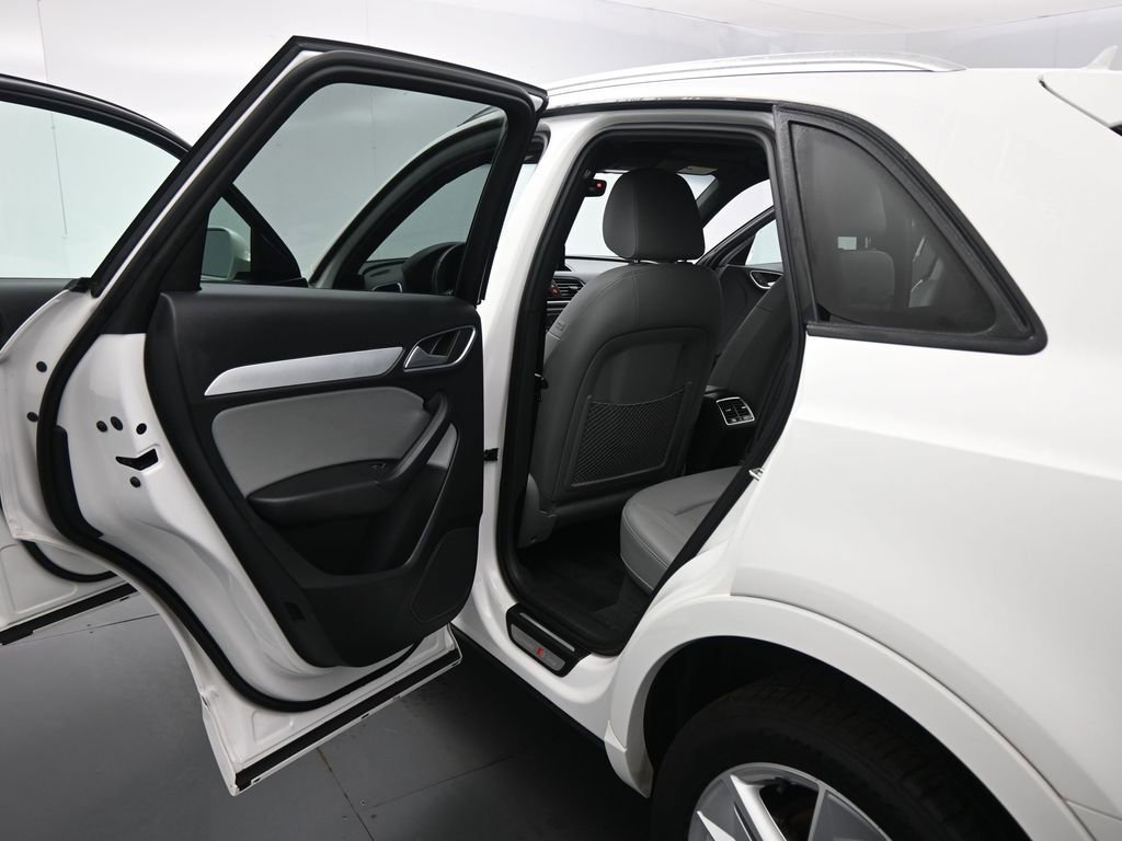 Used 2018 Audi Q3 2.0T Premium w/ Convenience Package FWD image 17