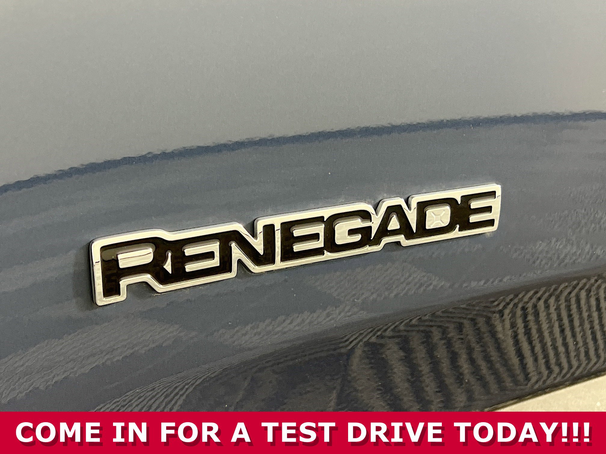 Used 2022 Jeep Renegade Latitude AWD/4WD image 32