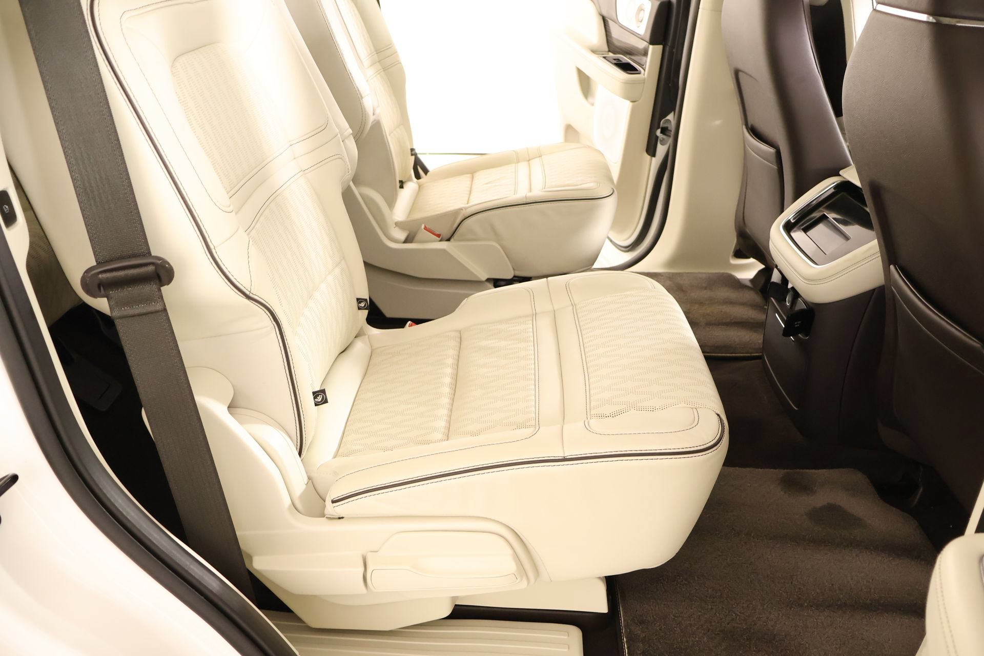 Used 2024 Lincoln Navigator Black Label AWD/4WD image 16