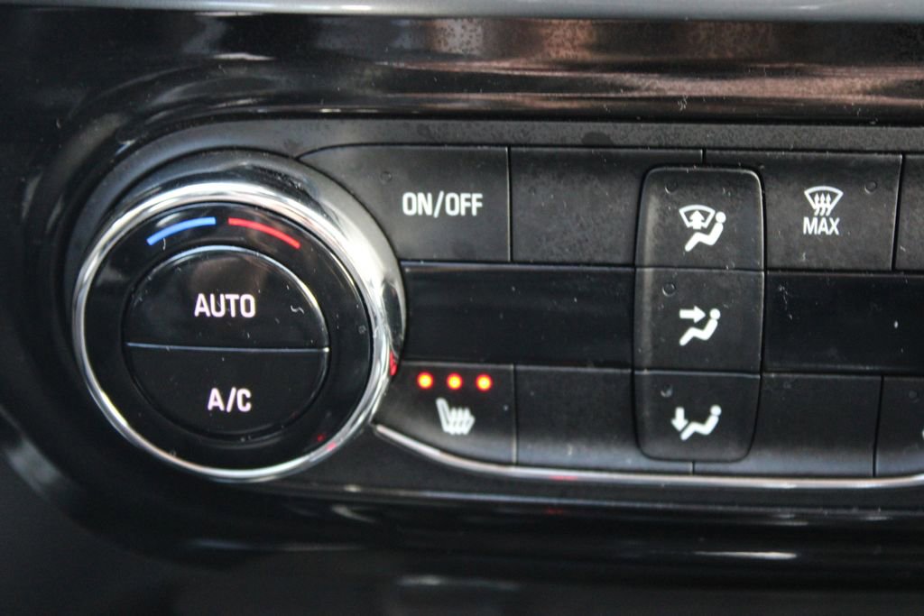 Used 2025 Chevrolet Trax LT w/ LT Convenience Package image 27