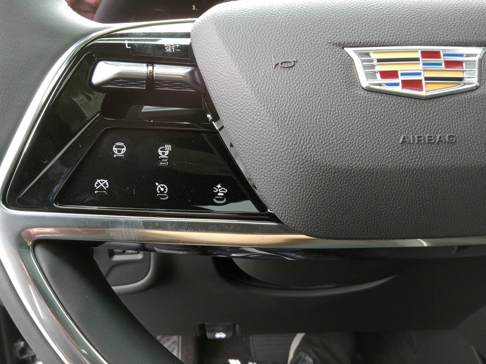 New 2026 Cadillac Escalade ESV Sport w/ Touring Package AWD/4WD image 23