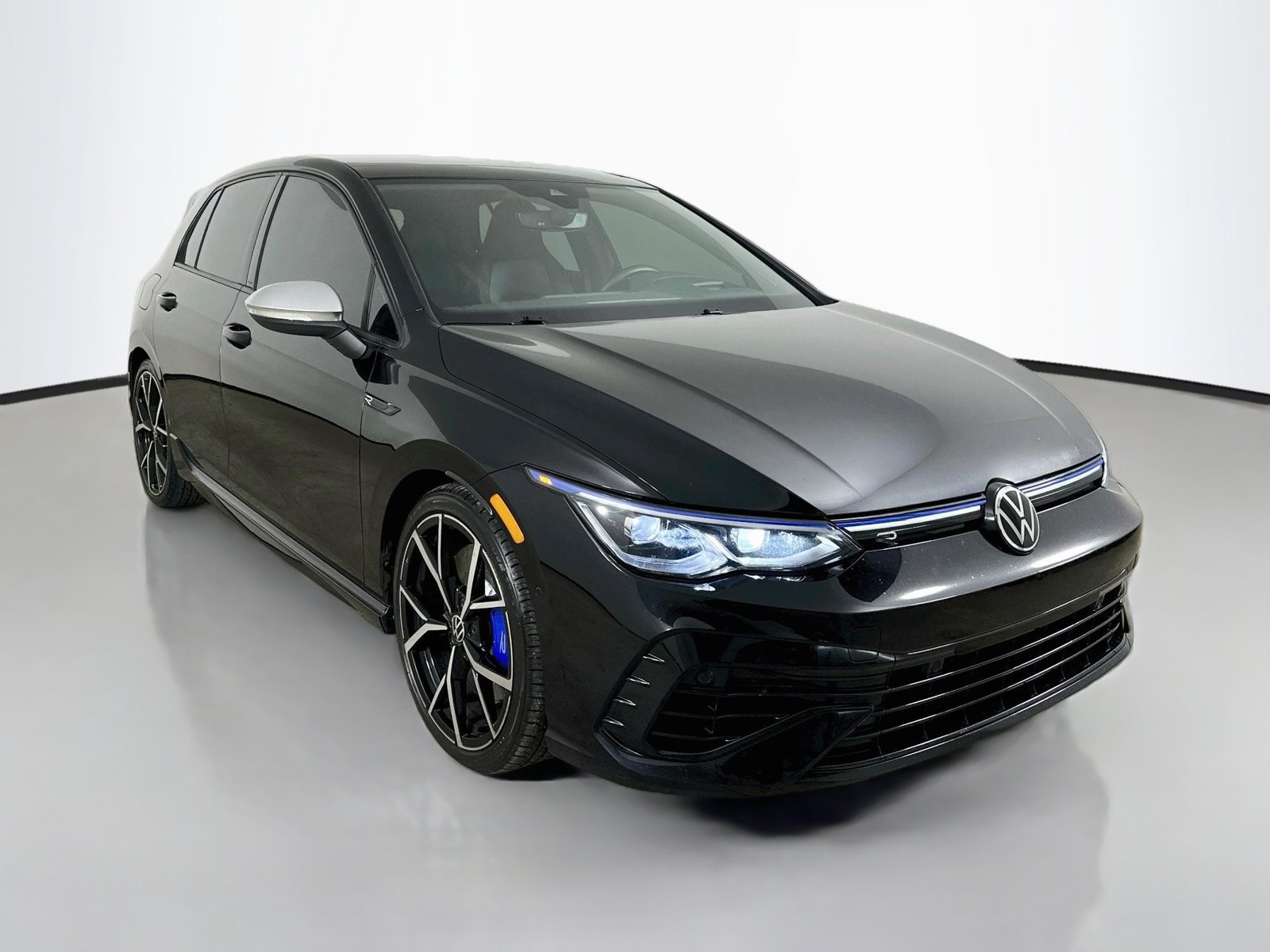 Used 2023 Volkswagen Golf R AWD/4WD image 3