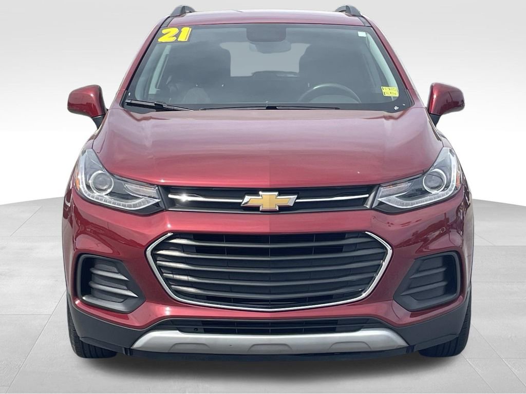 Used 2021 Chevrolet Trax LT w/ LT Convenience Package image 9
