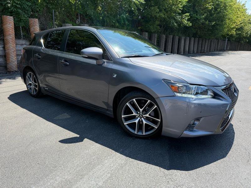 Used 2015 Lexus CT 200h w/ Navigation Package FWD image 5