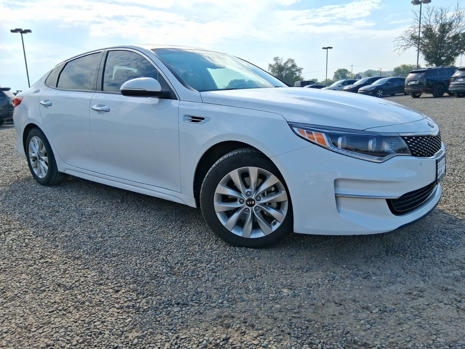 Used 2017 Kia Optima EX w/ Premium Package FWD image 4