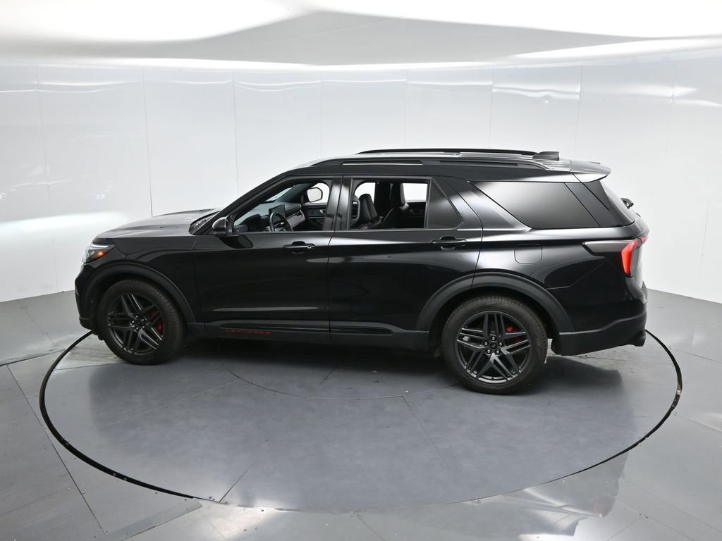 Used 2025 Ford Explorer ST image 48