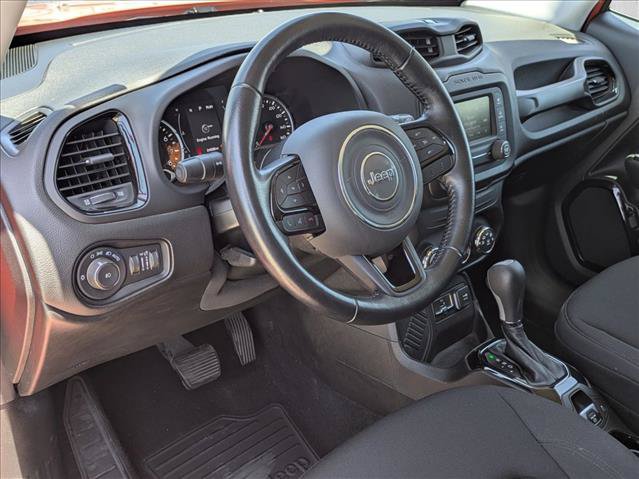 Used 2017 Jeep Renegade Altitude FWD image 10