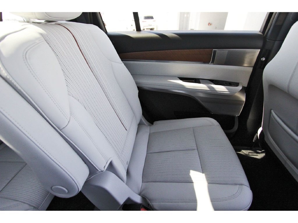 New 2027 Cadillac Vistiq Luxury AWD/4WD image 11
