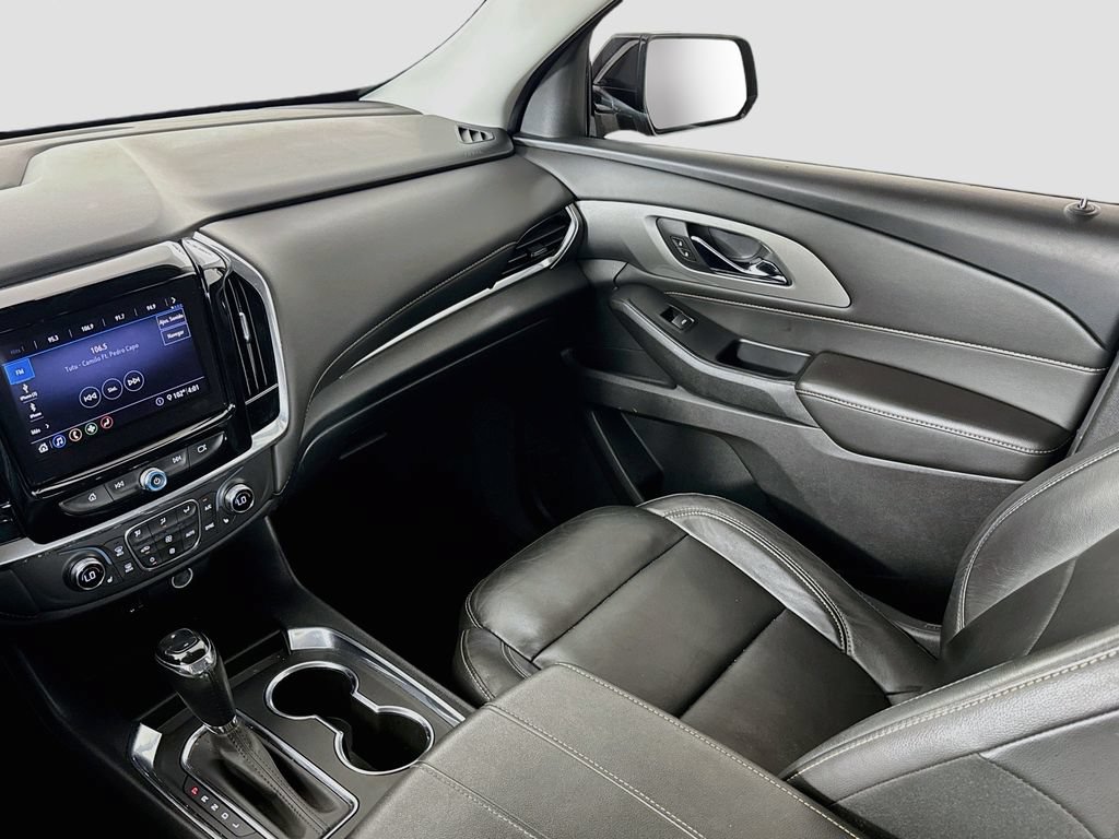 Used 2020 Chevrolet Traverse LT FWD image 24