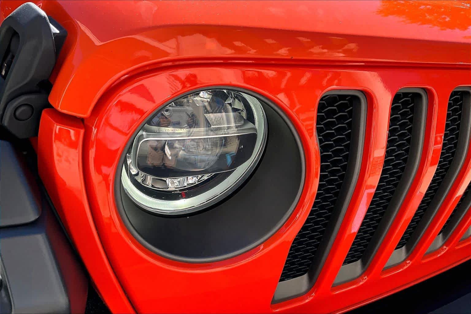 Used 2018 Jeep Wrangler Unlimited Rubicon w/ LED Lighting Group AWD/4WD image 32