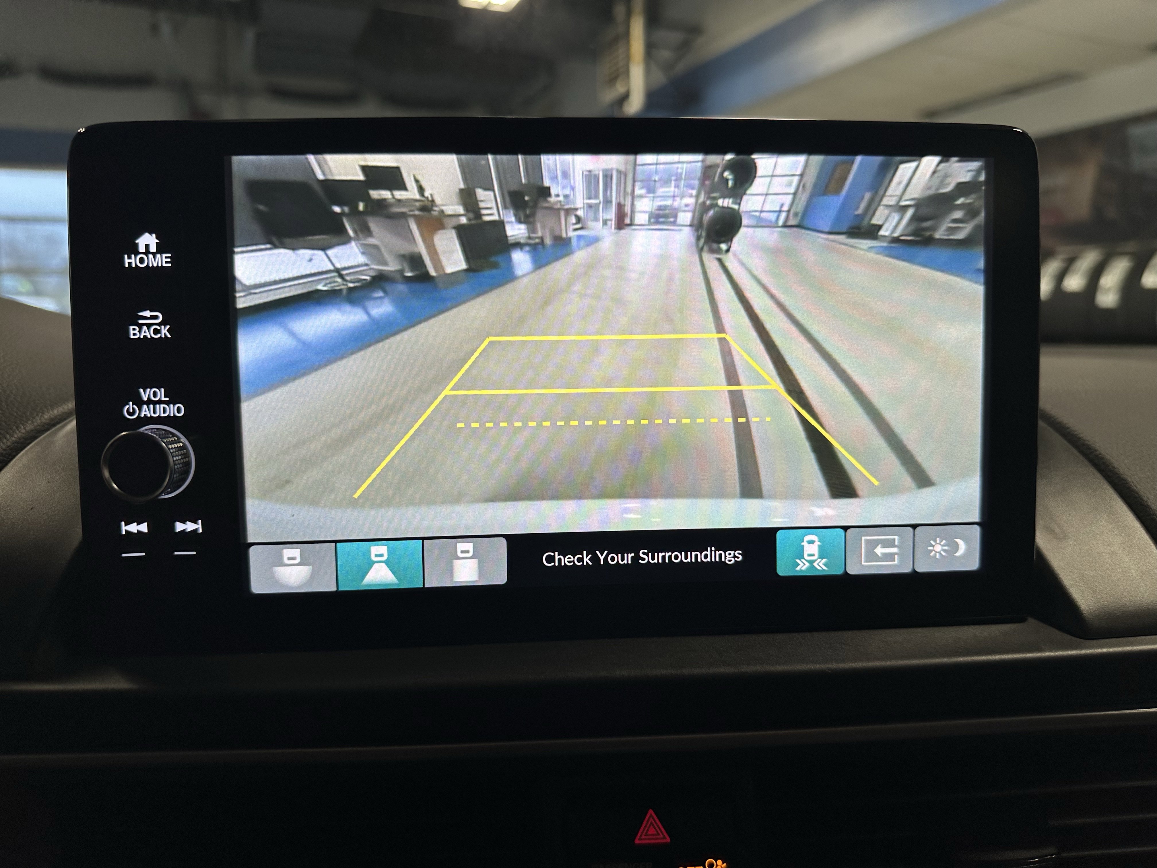 Used 2025 Honda Pilot Touring image 13