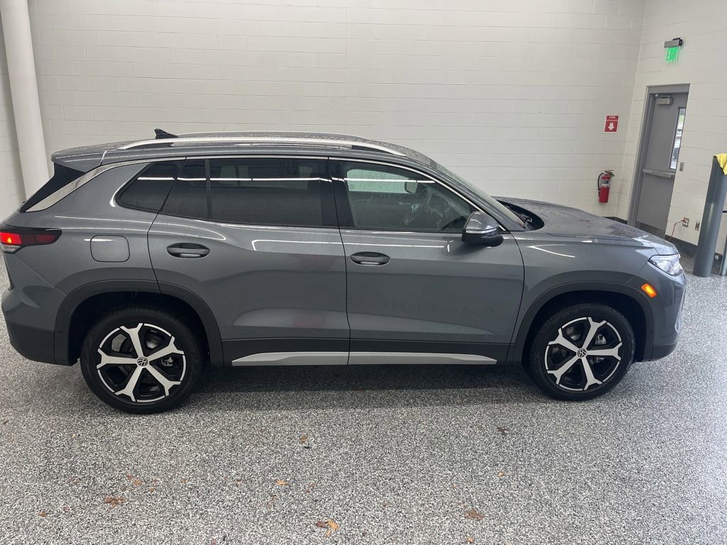 New 2026 Volkswagen Tiguan SE AWD/4WD image 6