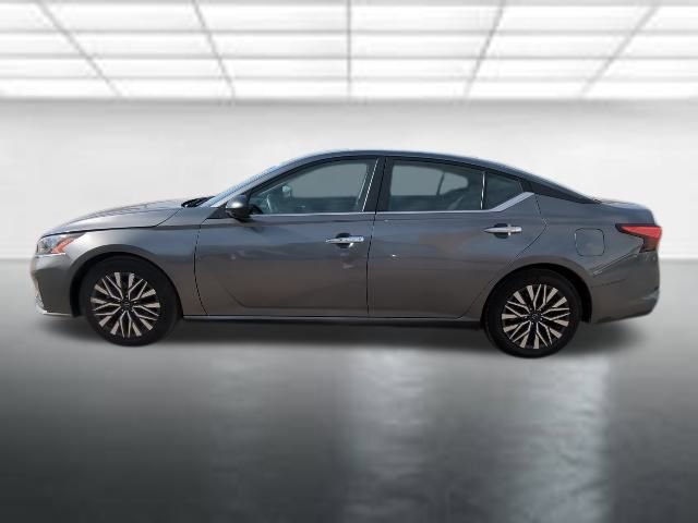 Used 2024 Nissan Altima 2.5 SV image 24